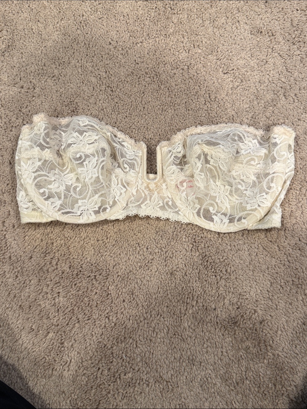 Vintage Strapless Lace Bandeau Bra in Cream